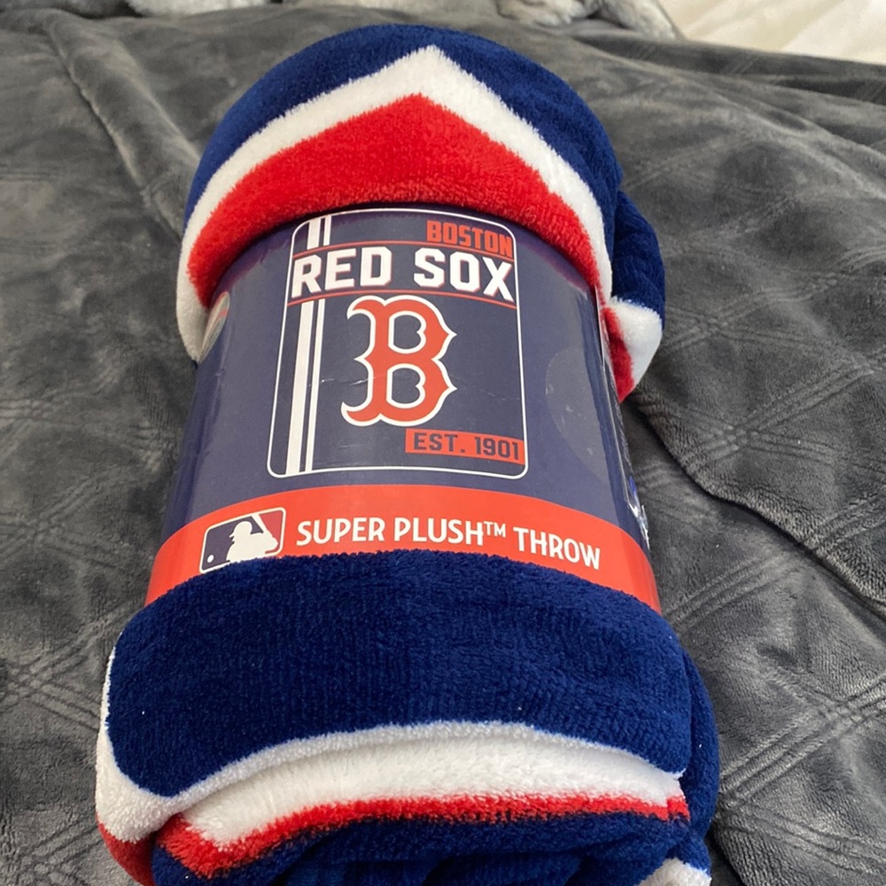 New Boston RedSox Super Plush throw